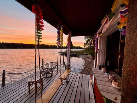 Reggae Beach Bar: Baloiços junto ao balcão do bar ao pôr do sol, ver em ecrã inteiro